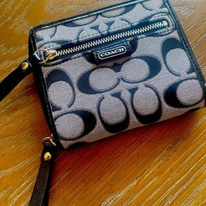 Coach Poppy Signature Wallet
